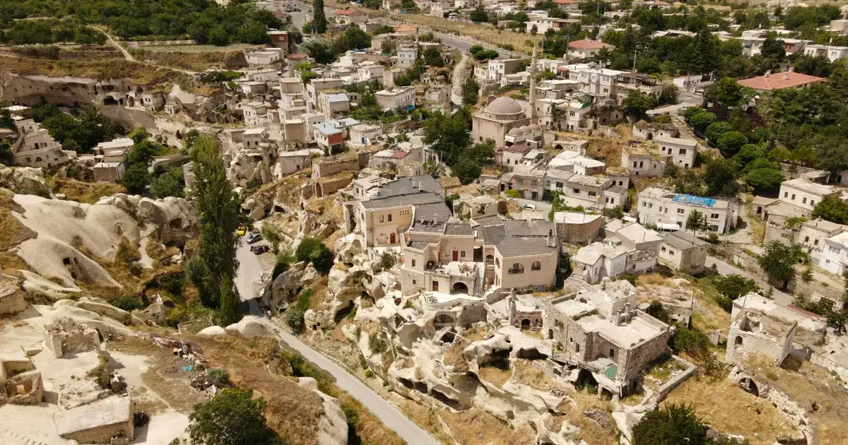 Cerámica de Avanos: Tradición Milenaria y Taller Artesanal