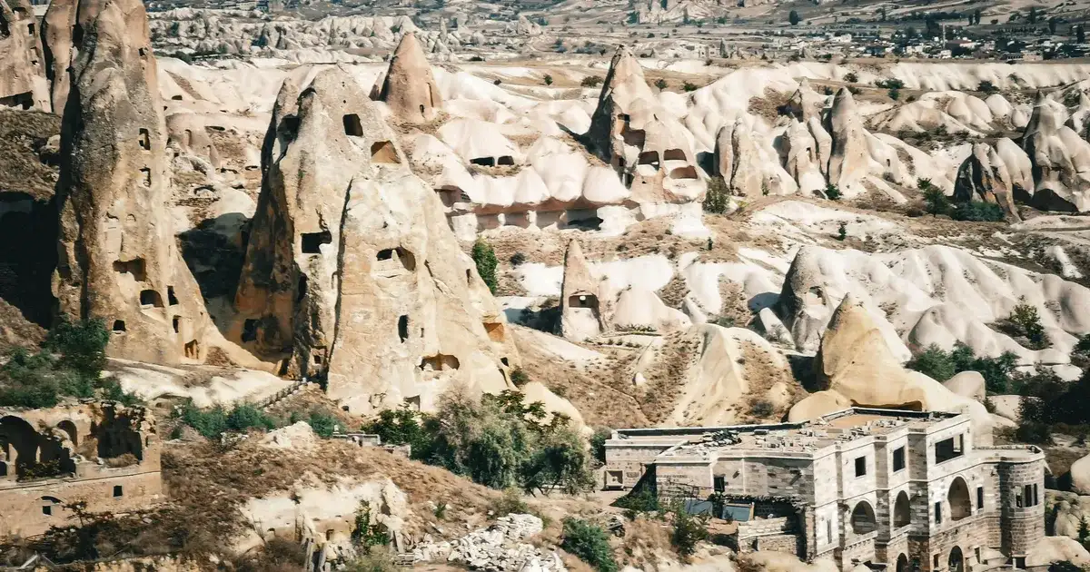 Valle del Amor en Capadocia: Senderismo, Vistas y Chimeneas de Hadas